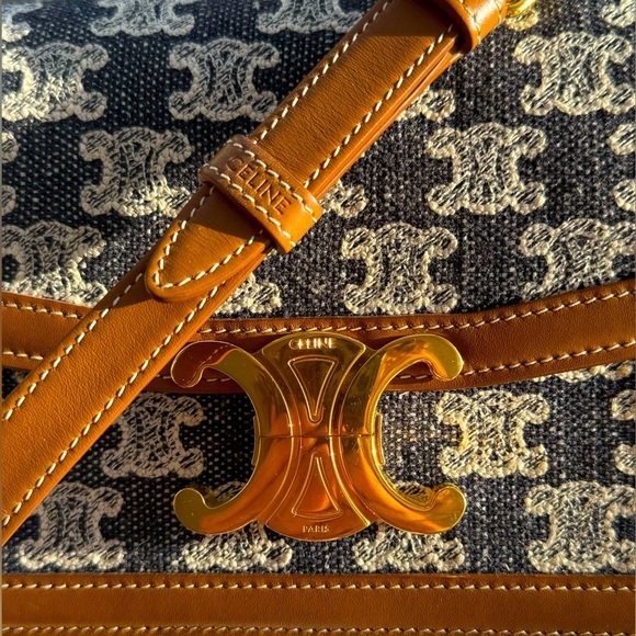 Celine Triomphe purse from Elyse Walker. Great condition, comes with receipt. - Picture 1 of 8
